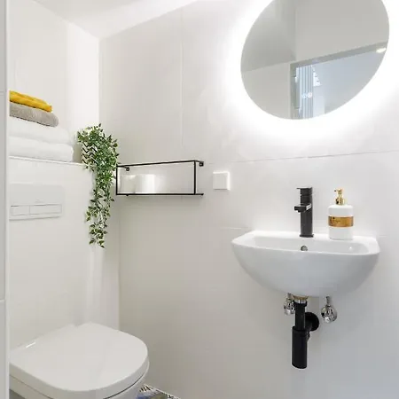Aia Apartment