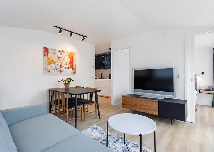 アパート Aia パルヌ